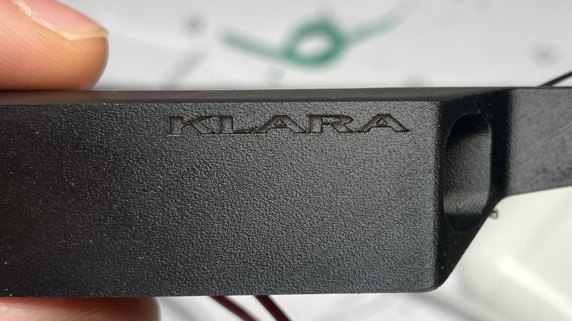 Air purifying glasses